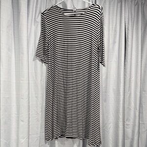 Old Navy Black and White Striped Dress